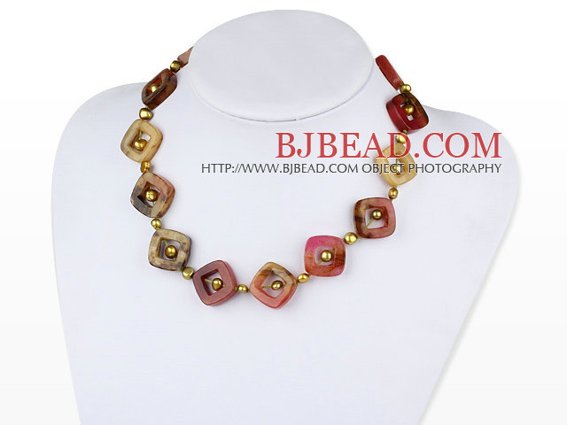 17.5 inches pearl and three colored jade necklace with toggle clasp