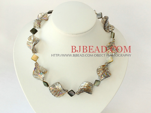 18 inches black lip shell and gray colored glaze necklace with moonlight clasp
