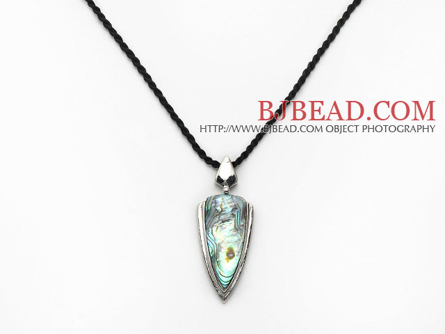 black and white lip shell pendant