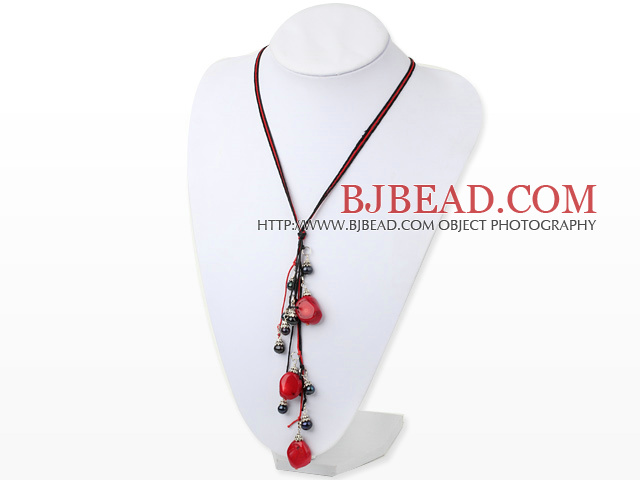 17.5 inches black pearl and red coral necklace