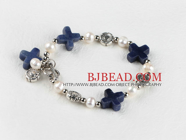 white pearl and Sodalite stone bracelet