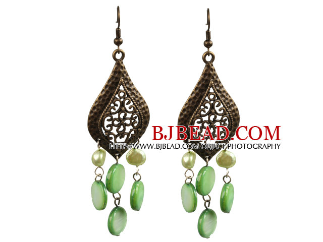 Vintage Style Chandelier Shape Green Pearl Shell Earrings With Leaf Shape Bronze Accessory 
