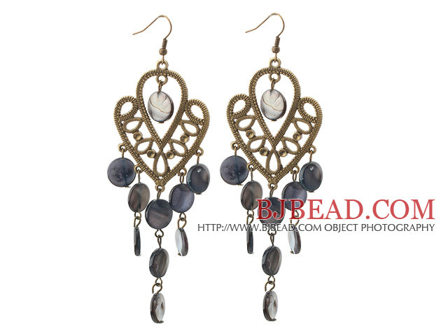 Vintage Style Heart Shape Accessory and Flat Round Black Shell Long Earrings