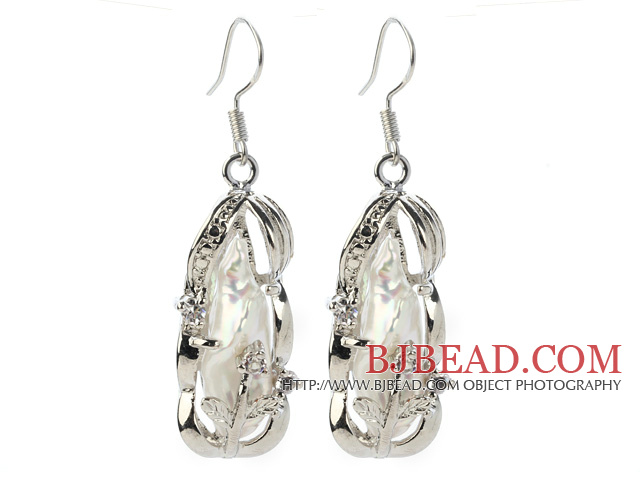 Classic Natural White Biwa Pearl Rhinestone Charm Dangle Earrings With Fish Hook