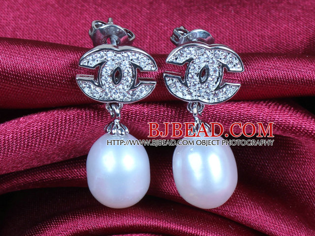 Fashion Elegant Natural White Freshwater Pearl Earring Studs With Rhinestone Accessory