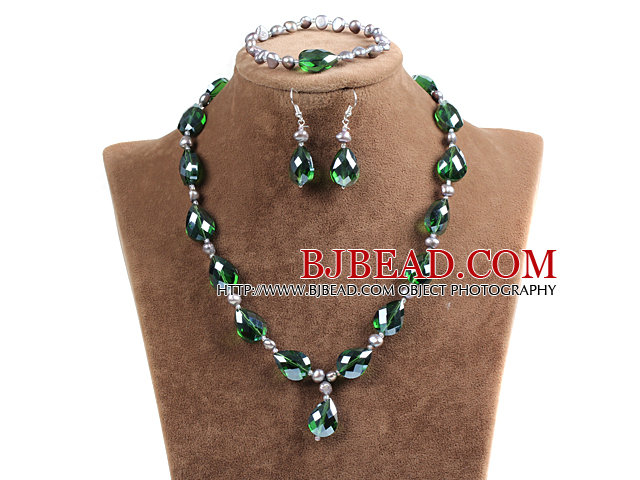 Sparkly Tear Drop Shape Green Crystal Natural Gray Freshwater Pearl Jewelry Set with Rhinstone Magnetic Clasp (Necklace, Bracelet & Earrings)
