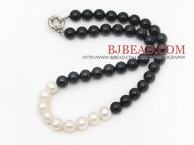 Assorted 10-11mm Round Black Agate and White Freshwater Pearl Beaded Necklace