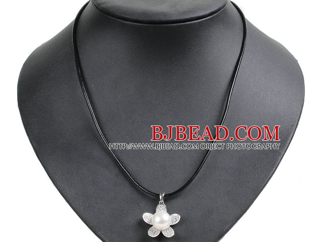 Simple Elegant Natural Big White Freshwater Pearl Flower Pendant Leather Necklace